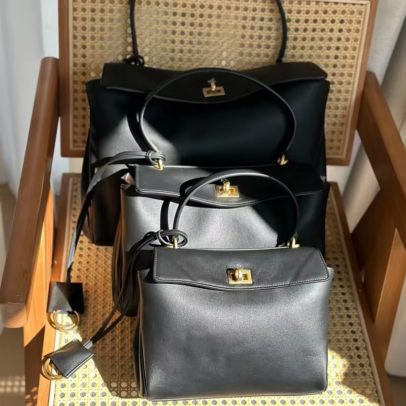 Luxury Gold Lock Designer Hand - Leatherwork Designs recension och pris
